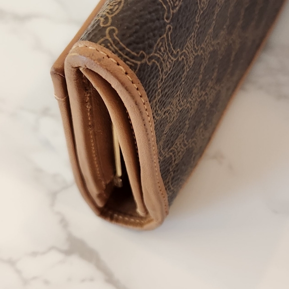 Authentic Céline Long Wallet - Picture 8 of 16